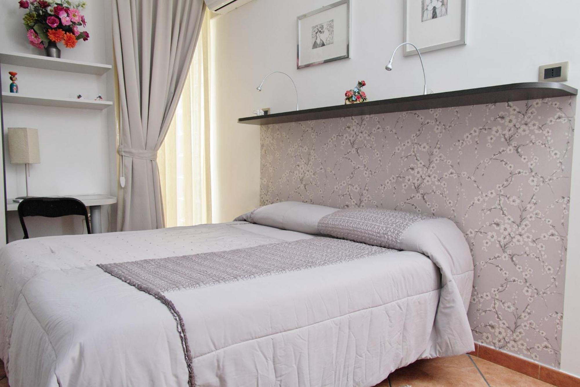 B&B Napoli Plebiscito ภายนอก รูปภาพ