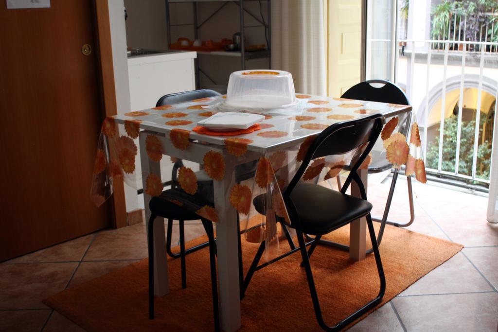 B&B Napoli Plebiscito ภายนอก รูปภาพ